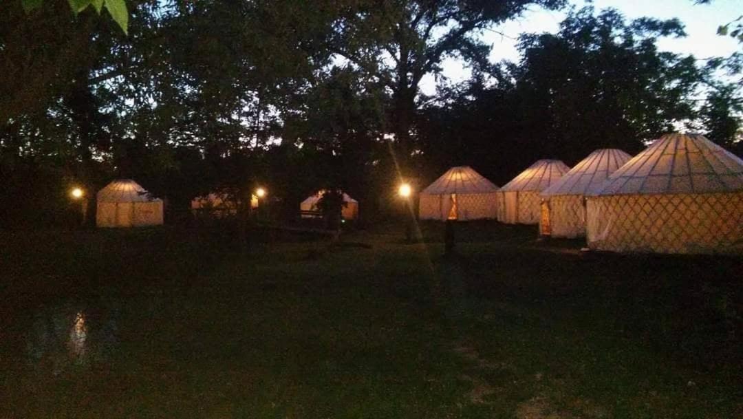 Dom Argyelus - Argyelus Haz - Fesztypark Hotel Martovce Ngoại thất bức ảnh